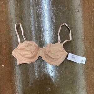 Women's Lace Underwire Bra - Nude